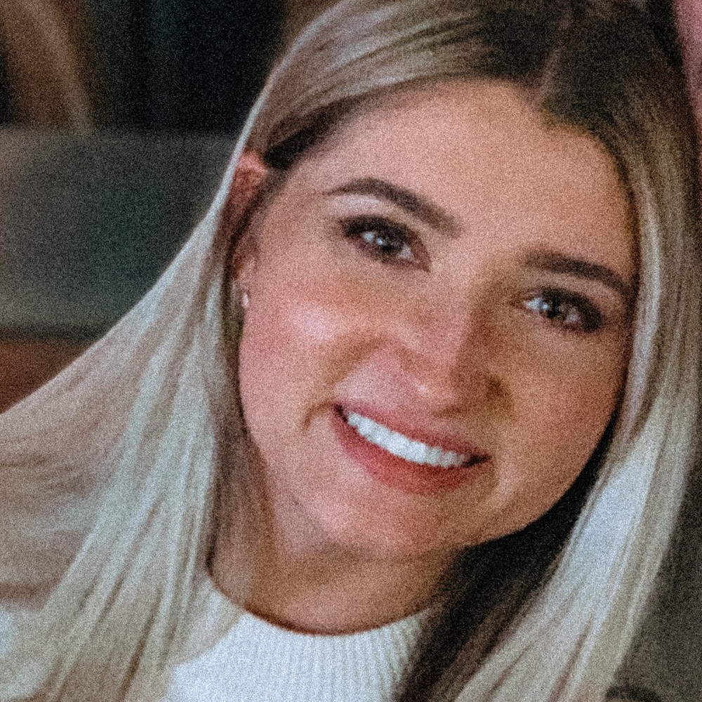 Meet your Posher, Danielle